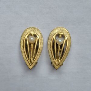 Vintage gold tone faux pearl clip-on earrings signed "W Germany"